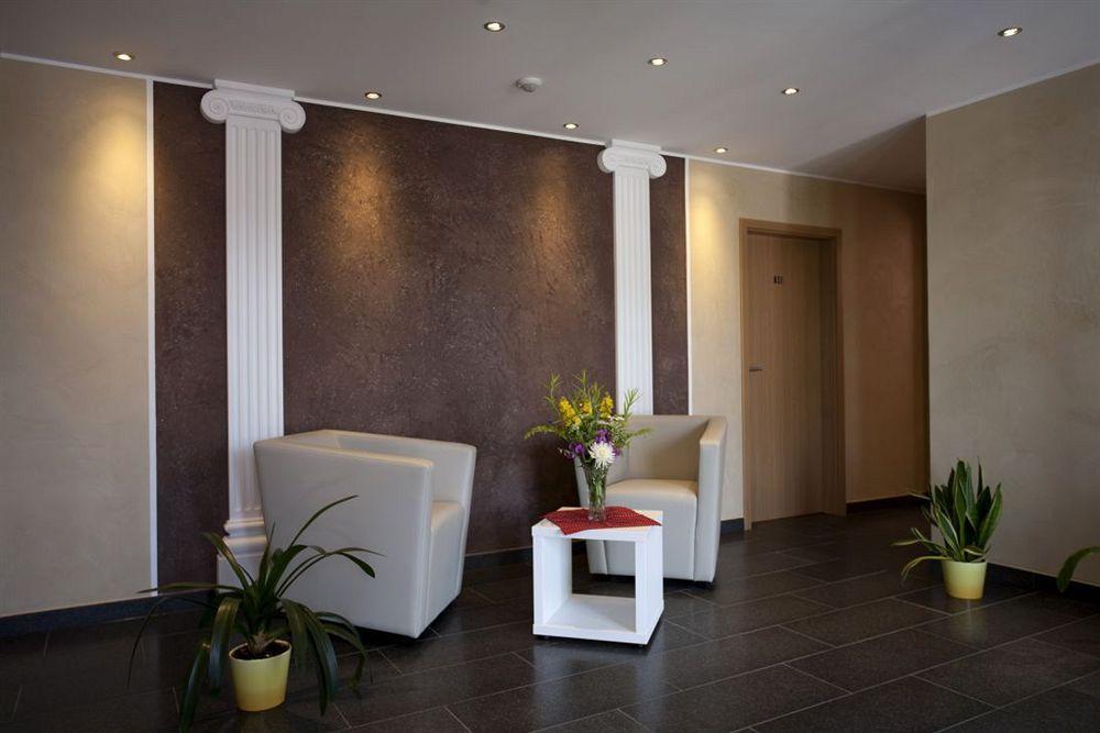 Hotel St Hubert Reuler エクステリア 写真