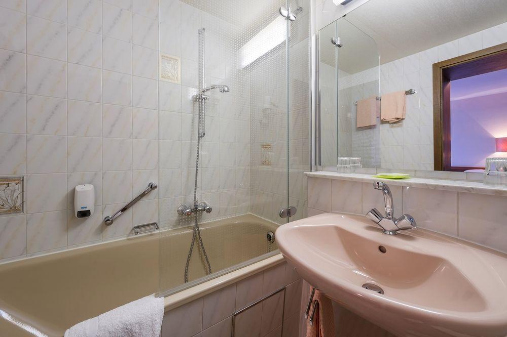 Hotel St Hubert Reuler エクステリア 写真